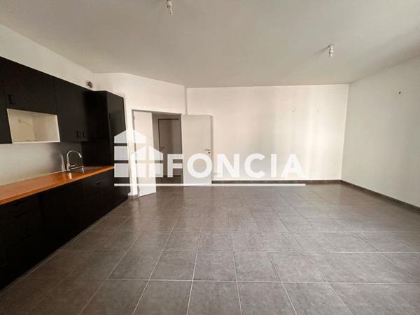 Location Appartement 4 pièces 82.5 m² - 21 Rue de la Magnanerie Grenoble 38000