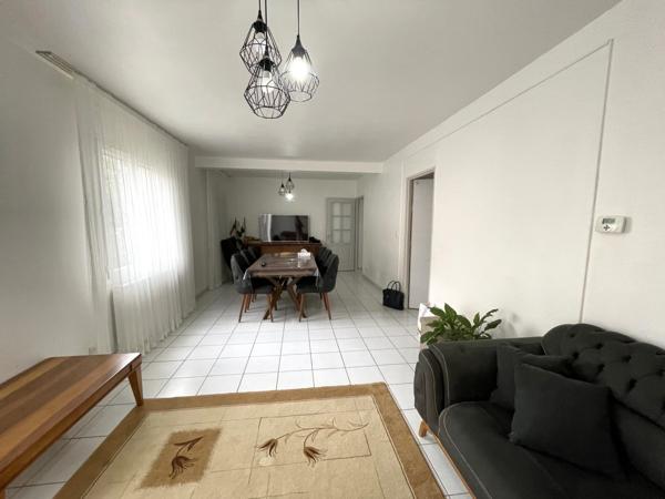 Maison 88 m² vendue avec locataire en place – 3 chambres, garage et jardin