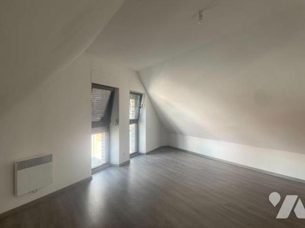 A VENDRE - A BAILLEUL dans le NORD (59) - Loft contemporain avec terrain constructible (Zone U)...