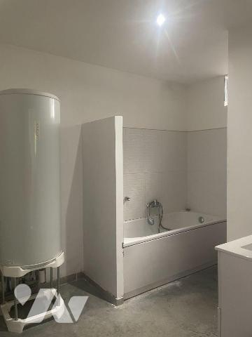 A VENDRE - A BAILLEUL dans le NORD (59) - Loft contemporain avec terrain constructible (Zone U)...