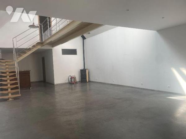 A VENDRE - A BAILLEUL dans le NORD (59) - Loft contemporain avec terrain constructible (Zone U)...
