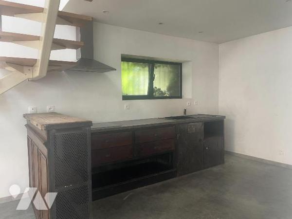 A VENDRE - A BAILLEUL dans le NORD (59) - Loft contemporain avec terrain constructible (Zone U)...