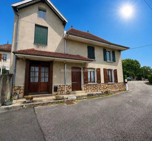 Vente                                                      Maison
                        
                     7 pièces                      80 m2                     à Les Avenières Veyrins-Thuellin