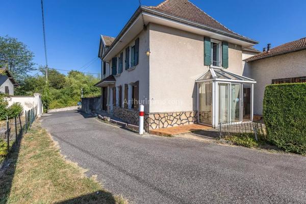 Vente                                                      Maison
                        
                     7 pièces                      80 m2                     à Les Avenières Veyrins-Thuellin