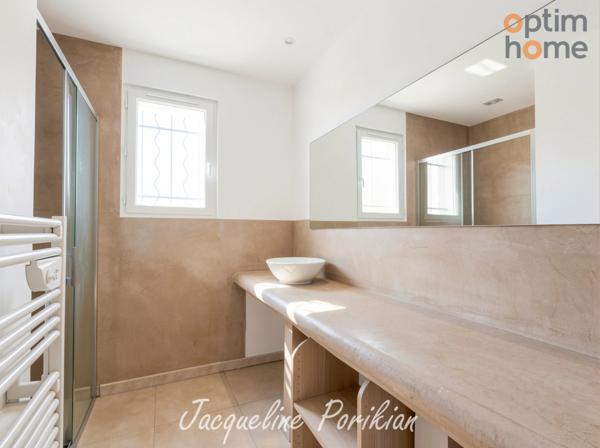 Pertuis : Maison à vendre 4 pièces 125m2 au sol sur 100m2 de terrain clos