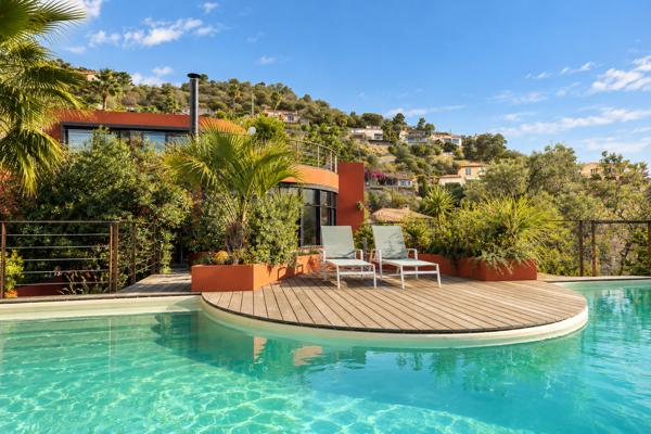 MANDELIEU LES COLLINES | VILLA D'ARCHITECTE AVEC VUE PANORAMIQUE MER