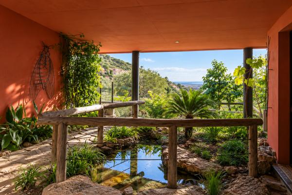 MANDELIEU LES COLLINES | VILLA D'ARCHITECTE AVEC VUE PANORAMIQUE MER