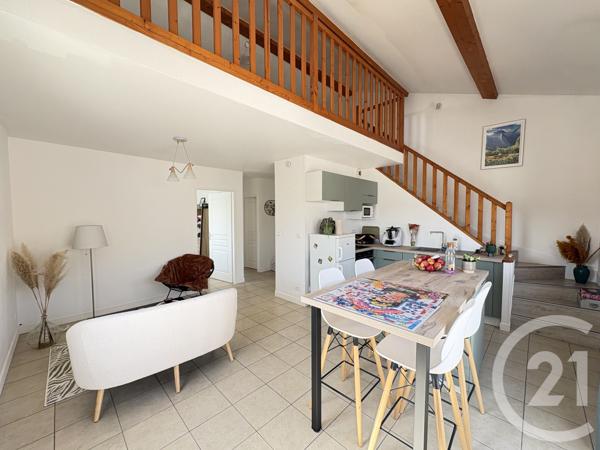 Appartement T3 à vendre  3 pièces - 52,19 m 2   ROYAN  - 17