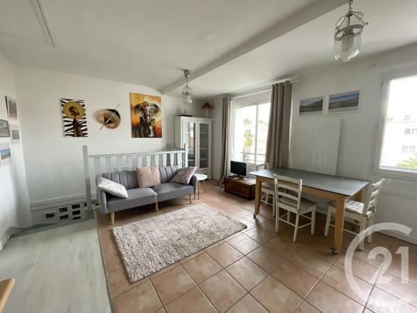 Appartement T3 à vendre  3 pièces - 52,19 m 2   ROYAN  - 17