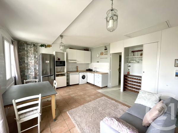 Appartement T3 à vendre  3 pièces - 52,19 m 2   ROYAN  - 17
