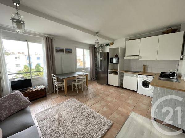 Appartement T3 à vendre  3 pièces - 52,19 m 2   ROYAN  - 17