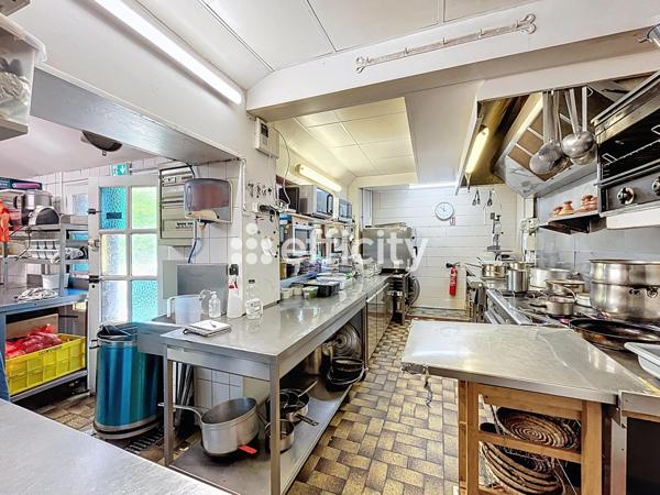 Fonds De Commerce - 150 m²