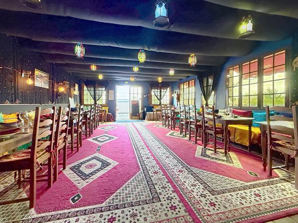 Fonds De Commerce
        
        - 150 m² Exclusivité 160 000 € *