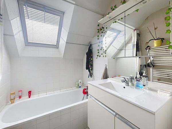 Appartement duplex proche de la clinique mutualiste