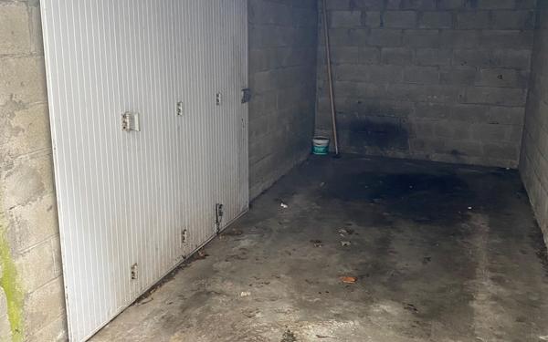 Stationnement à louer    Brest