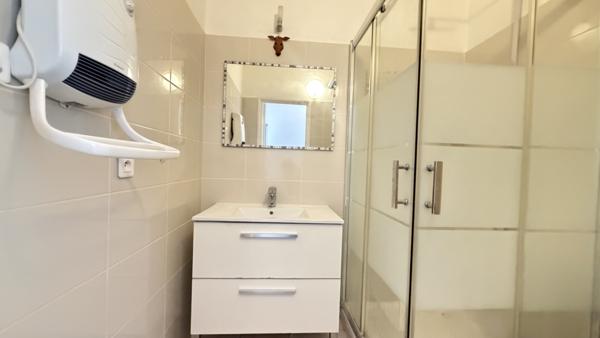 Marseille (13005) Marseille ( 13005 ) VENTE APPARTEMENT 34 M2 CARREZ 3 ÉME ÉTAGE 157 RUE HORACE BERTIN 13005 MARSEILLE