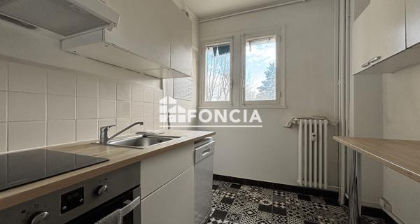 Location Appartement 2 pièces 48.2 m² - Sainte-foy-lès-lyon 69110