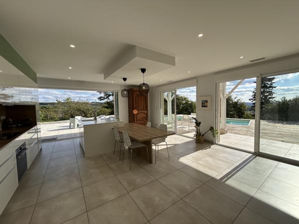 Colayrac-Saint-Cirq (47450) MAISON 206 M2 AVEC PISCINE ET TERRAIN DE 8966 M2