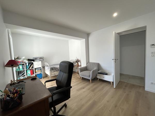 Colayrac-Saint-Cirq (47450) MAISON 206 M2 AVEC PISCINE ET TERRAIN DE 8966 M2