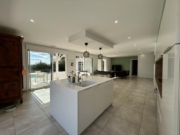 Colayrac-Saint-Cirq (47450) MAISON 206 M2 AVEC PISCINE ET TERRAIN DE 8966 M2