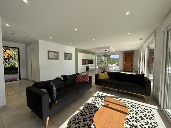 Colayrac-Saint-Cirq (47450) MAISON 206 M2 AVEC PISCINE ET TERRAIN DE 8966 M2