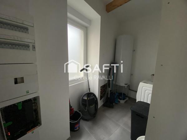 Maison rénovée avec goût, alliant charme de l’ancien et confort moderne