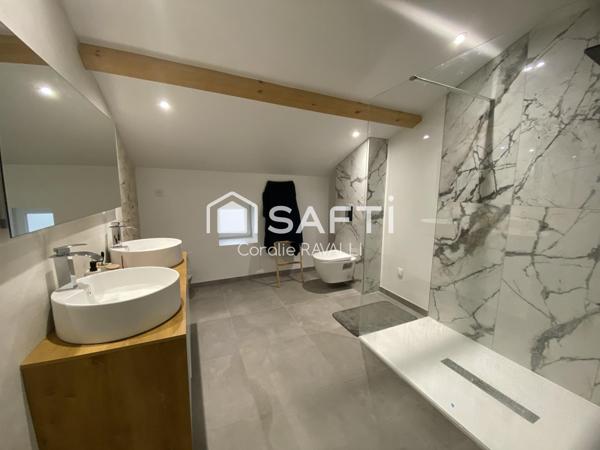 Maison rénovée avec goût, alliant charme de l’ancien et confort moderne