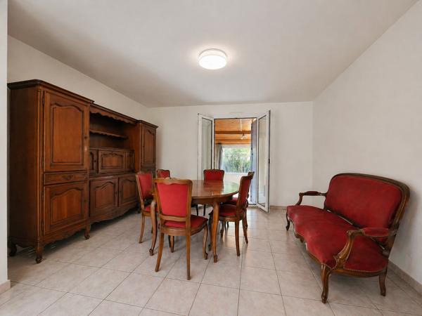 Châteauneuf-les-Martigues (13220) PLAIN PIED, PISCINE, JARDIN ARBORE AVEC PISCINE SUR 522M2 DE TERRAIN