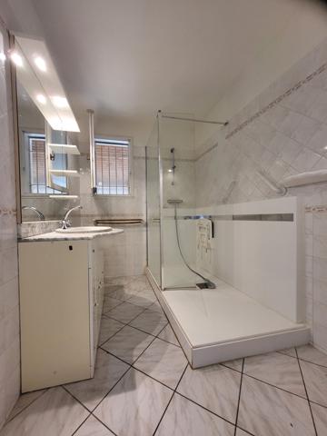 Châteauneuf-les-Martigues (13220) PLAIN PIED, PISCINE, JARDIN ARBORE AVEC PISCINE SUR 522M2 DE TERRAIN