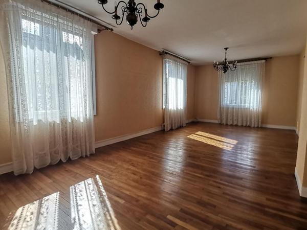 Maison à vendre à Montfort-sur-Meu en Ille-et-Vilaine (35160), ref : 048-V1214M