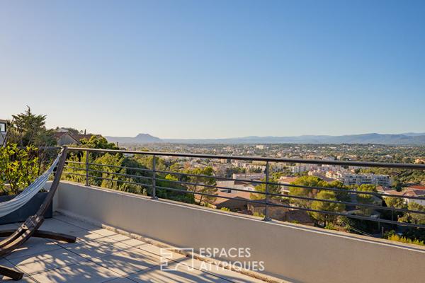 Villa contemporaine avec vue panoramique et espace bien-être