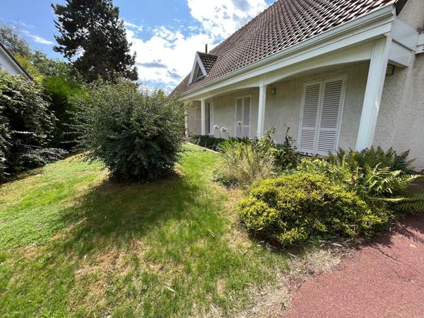 Gif-sur-Yvette (91190) Grande maison familiale avec jardin arboré – Gif-sur-Yvette, impasse calme