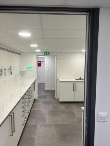 Local commercial MONTMORENCY- 7 pièces - 197.90 m2