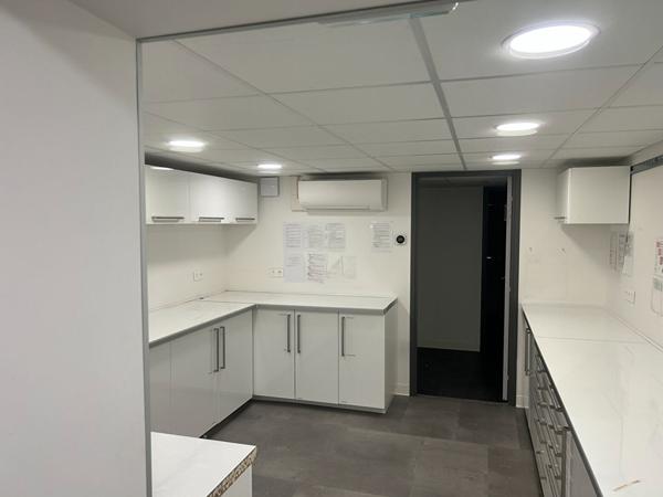 Local commercial MONTMORENCY- 7 pièces - 197.90 m2