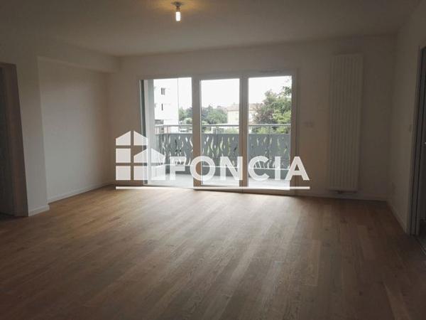 Location Appartement 4 pièces 103.1 m² - BAT A - PORTE 22 Niort 79000