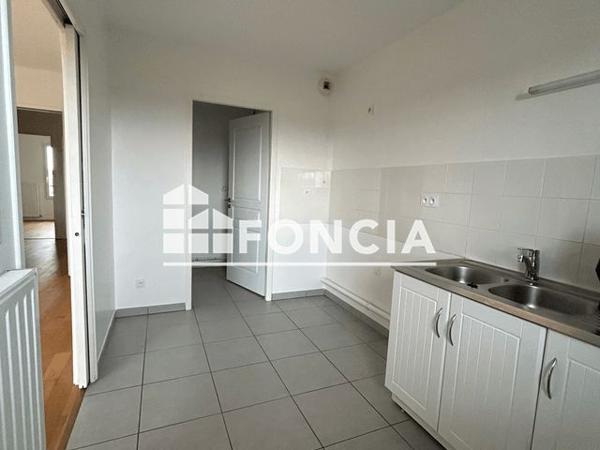 Location Appartement 4 pièces 103.06 m² - BAT A - PORTE 22 Niort 79000