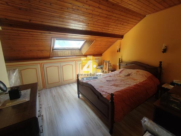 Maison - 8 pièces - 159 m²