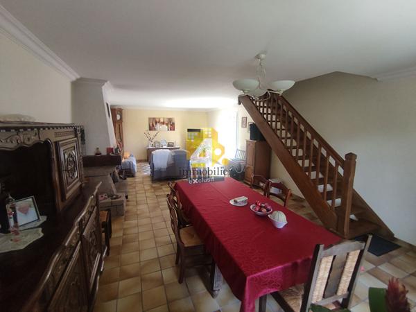 Maison - 8 pièces - 159 m²