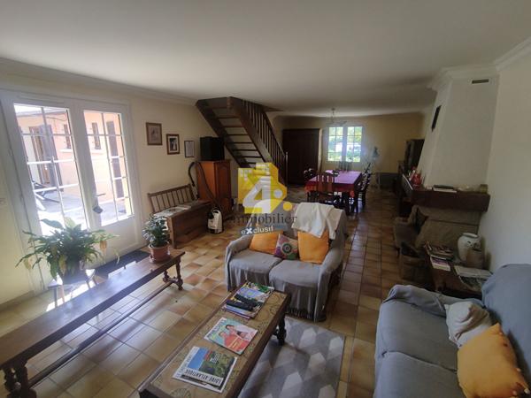 Maison - 8 pièces - 159 m²