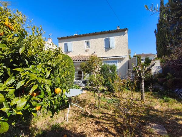 Maison à vendre à Arles dans les Bouches-du-Rhône (13280), ref : 075/202   
RAPHELE LES ARLES