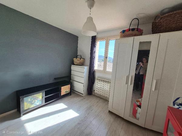 Appartement  3 pièce(s) 62 m2 avec terrasse et stationnement