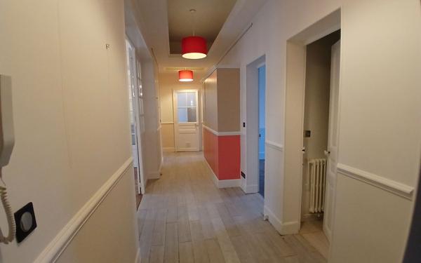 Appartement à louer    4 pièces •  Compiègne