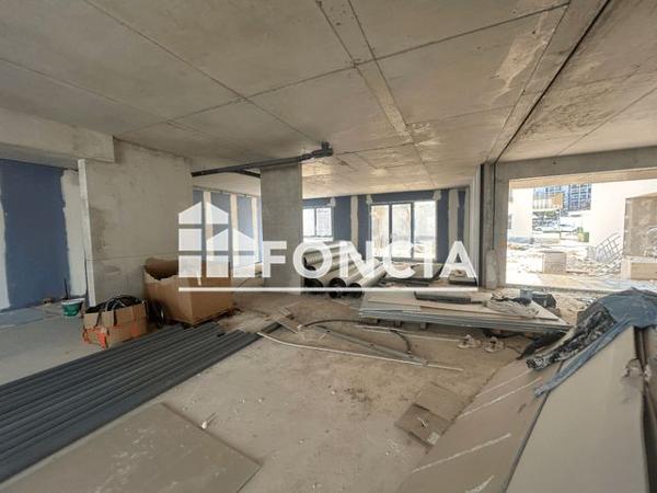 Location Local commercial 4 pièces 390.5 m² - 11-15 chemin Notre-Dame de la Consolation Marseille 13013