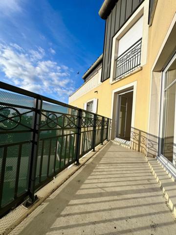 Appartement de 3 pièces + Balcon + Asc + Pkg!