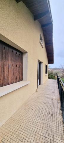 COQUETTE MAISON INDIVIDUELLE SUR AUZAT LA COMBELLE