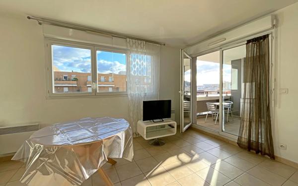 Appartement à vendre    2 pièces • 45,18 m2 Marseille 8