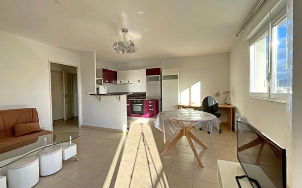 Appartement à vendre    2 pièces • 45,18 m2 Marseille 8