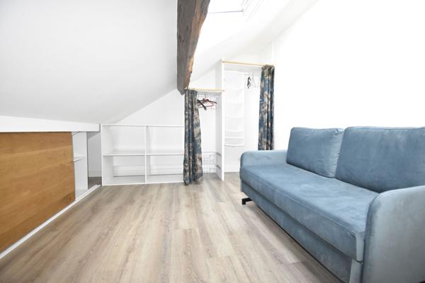 Appartement duplex, meublé , quartier Sainte Anne, 2 chambres, cave.