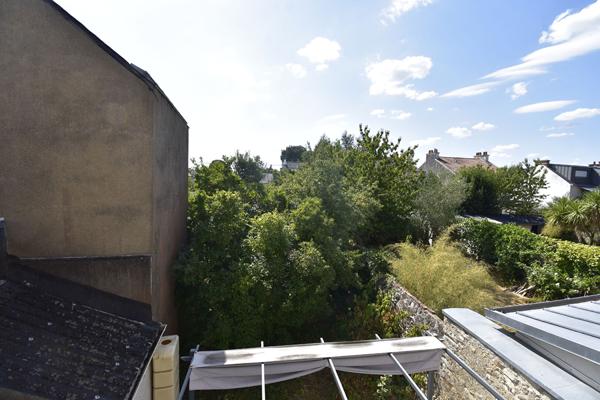 Appartement duplex, meublé , quartier Sainte Anne, 2 chambres, cave.