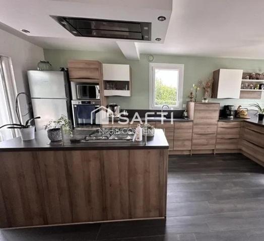 proche ville à 1 km, proche mer à 5 kms, campagne